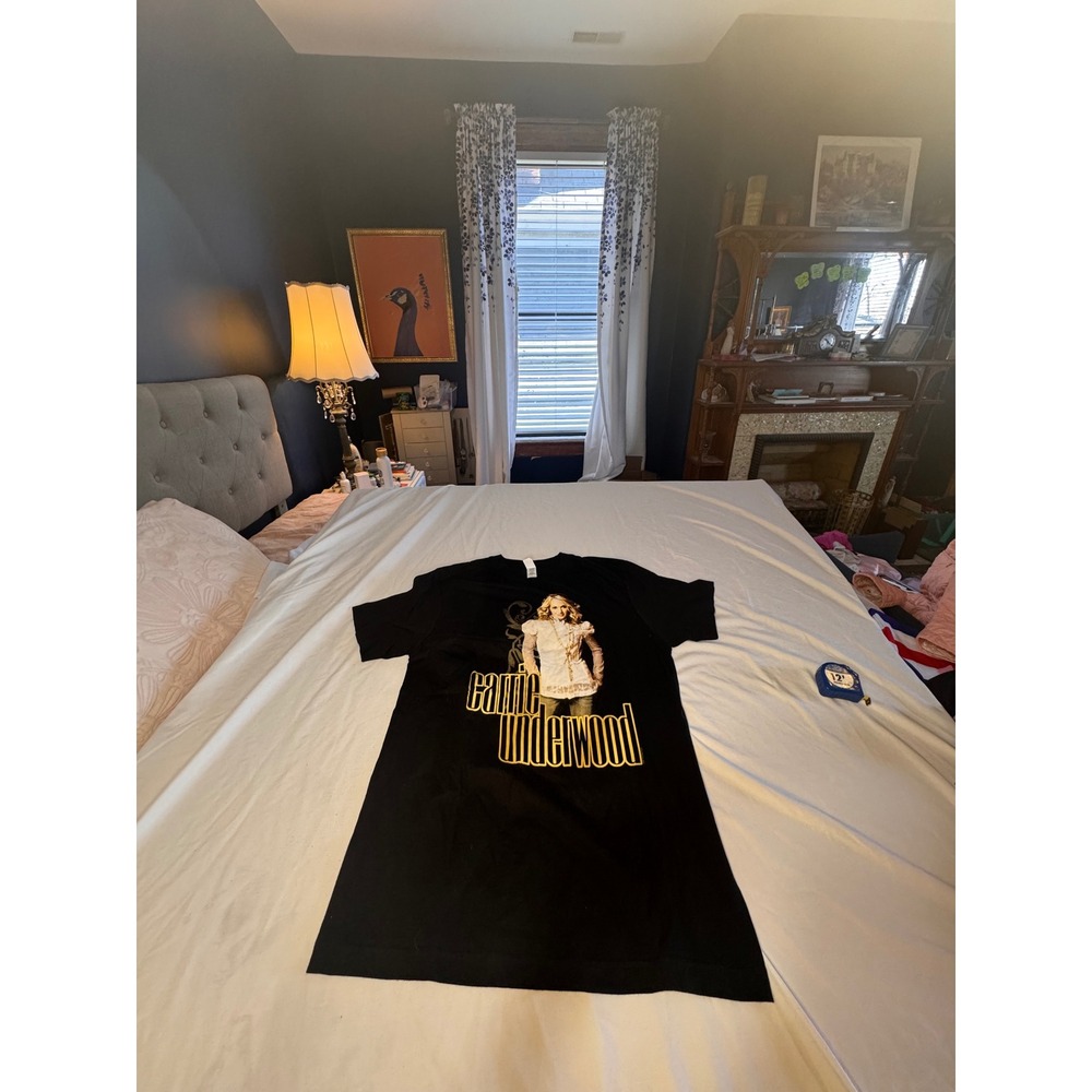 Carrie Underwood‎ Black T-shirt Small 100% cotton